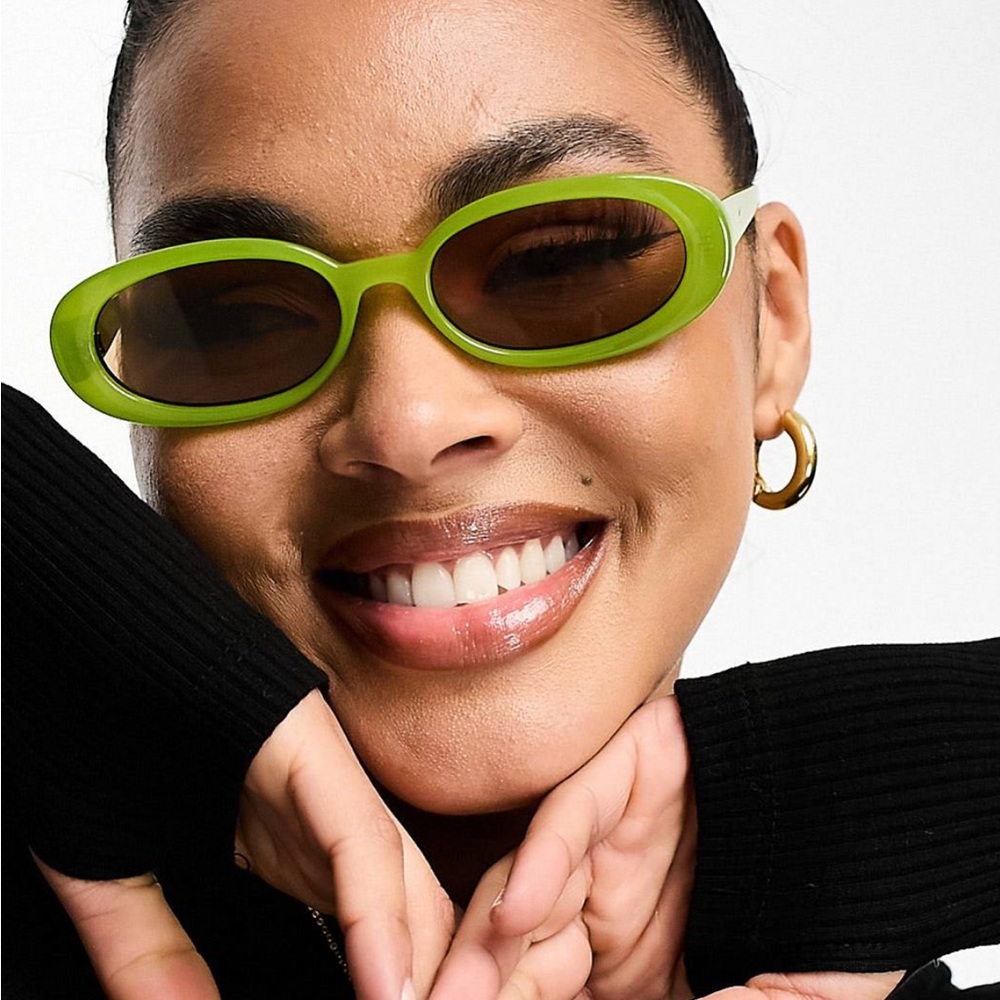 Le Specs Outta Love LTD